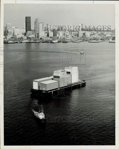 1976 press photo general - 1976, view