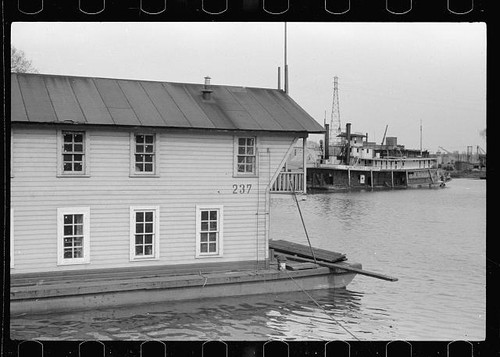 Photo 1930s houseboat - photo:1930s,