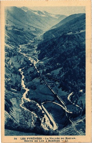 Old postcard les pyrenées - postcard,