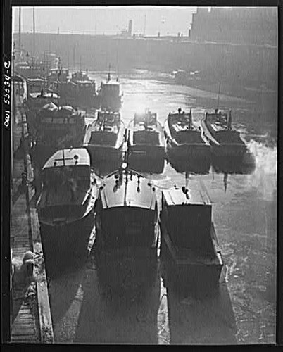 Photo canal barges lock - lock, city