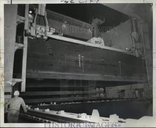 1969 press photo - giant, crane