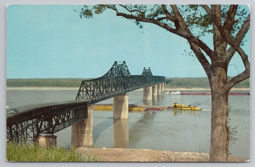 Barges under mississippi - barges,