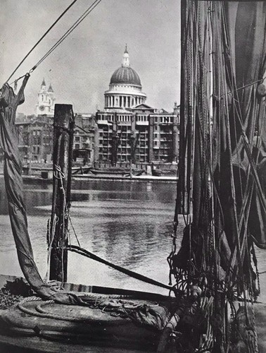 Study london barge - of,