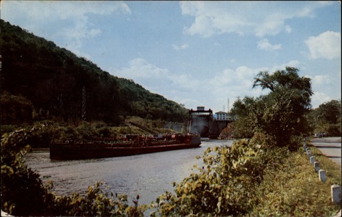 Barge canal little - canal,