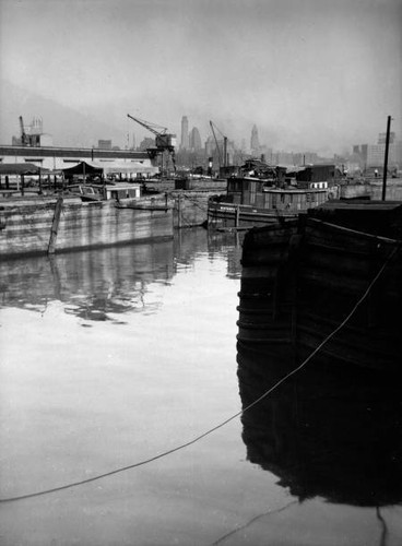 Barges the east river - on, with