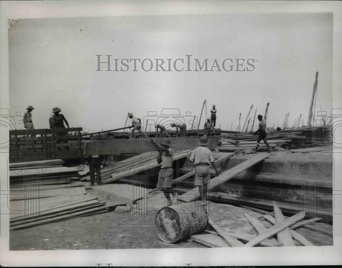 1935 press photo - 1935, lumber