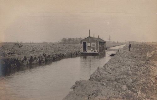 Canal dredge barge - , usa